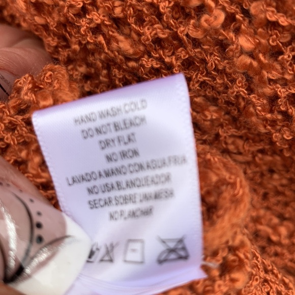 Rustic Orange Open Weave Twist Knot Back V-neck Top - Picture 12 of 12